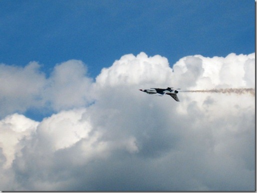 2011 05 - Air Show - upside down thunderbird1