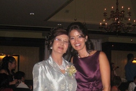 2010 09 - wedding mom and me closer