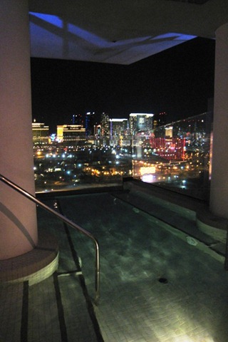 2011 07 - Vegas Palms balcony pool