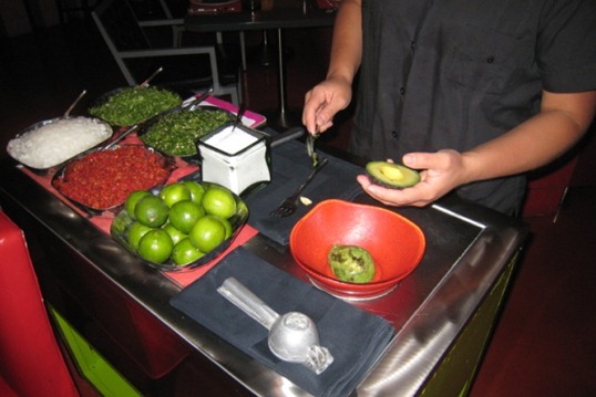 2011 07 - Vegas guac being made